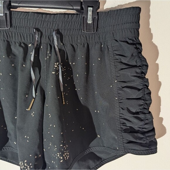 Lululemon Run Around Shorts Ruched Reversible Women's Size 6 - Picture 3 of 10